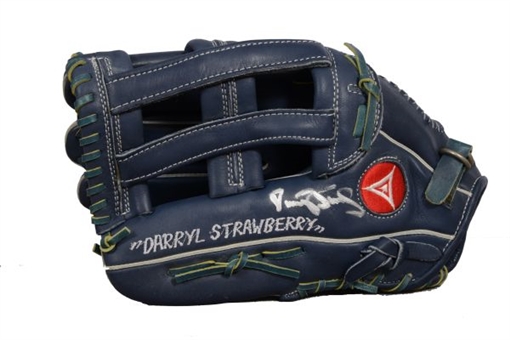Darryl Strawberry Signed Game model Yankees Glove